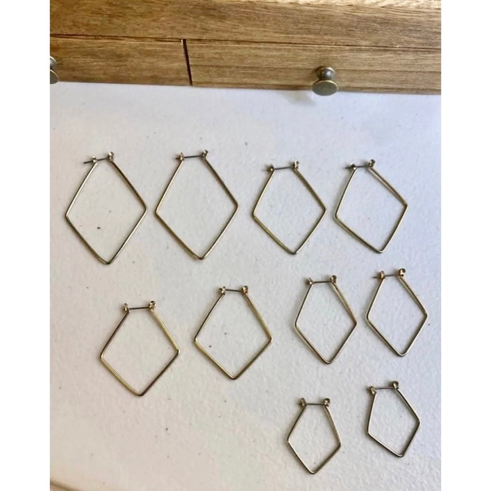 Retro Thinâ Gold Diamond Shaped Hoop Earrings